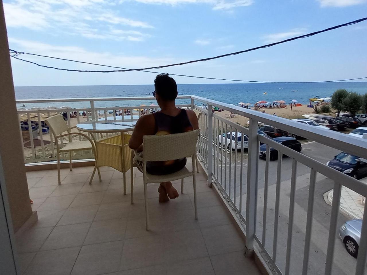 "Breeze" Front To the Sea - Hakidiki
