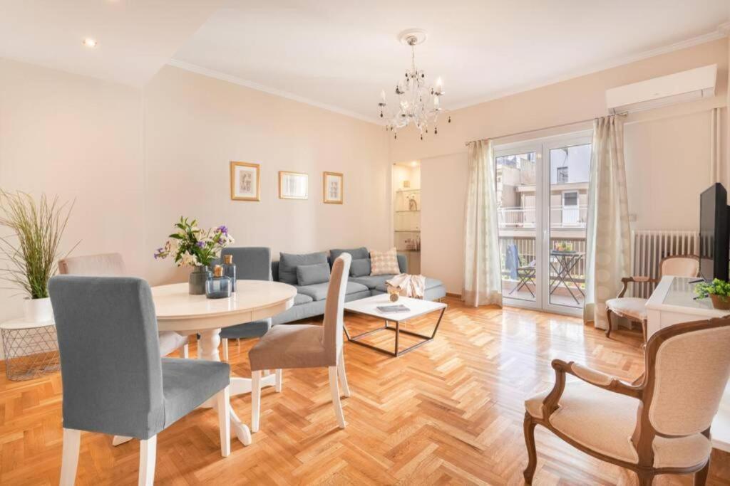 Stylish King Size Bed Apt Steps From Acropolis by Ghh