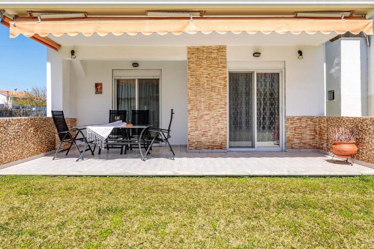 Apartment Next To the Sea