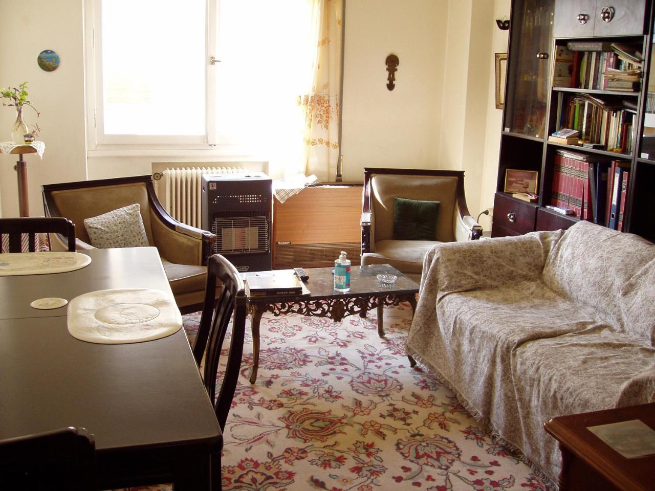 Private Bedrooms in Shared Apartment 135 Sm Athens Center