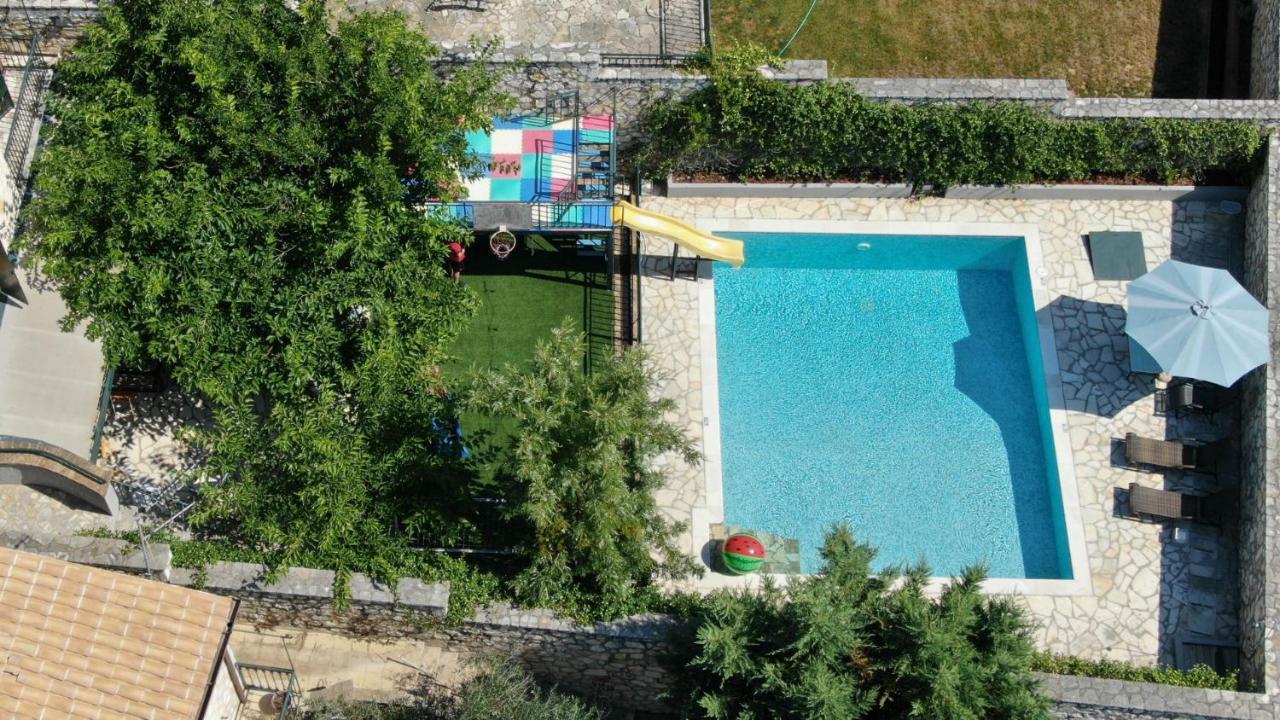 Villa Yiarios