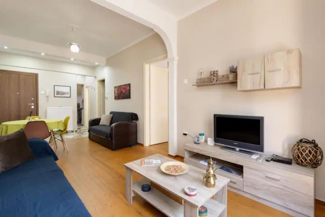 Private Pristine Balcony Home- Heart of the Center 1
