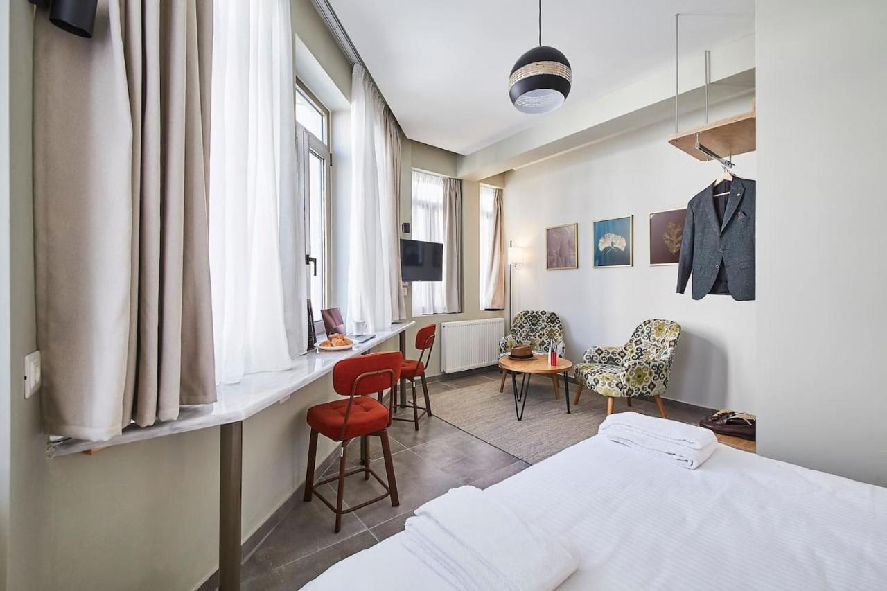 Be Based Near Acropolis, in An Exquisite Studio!