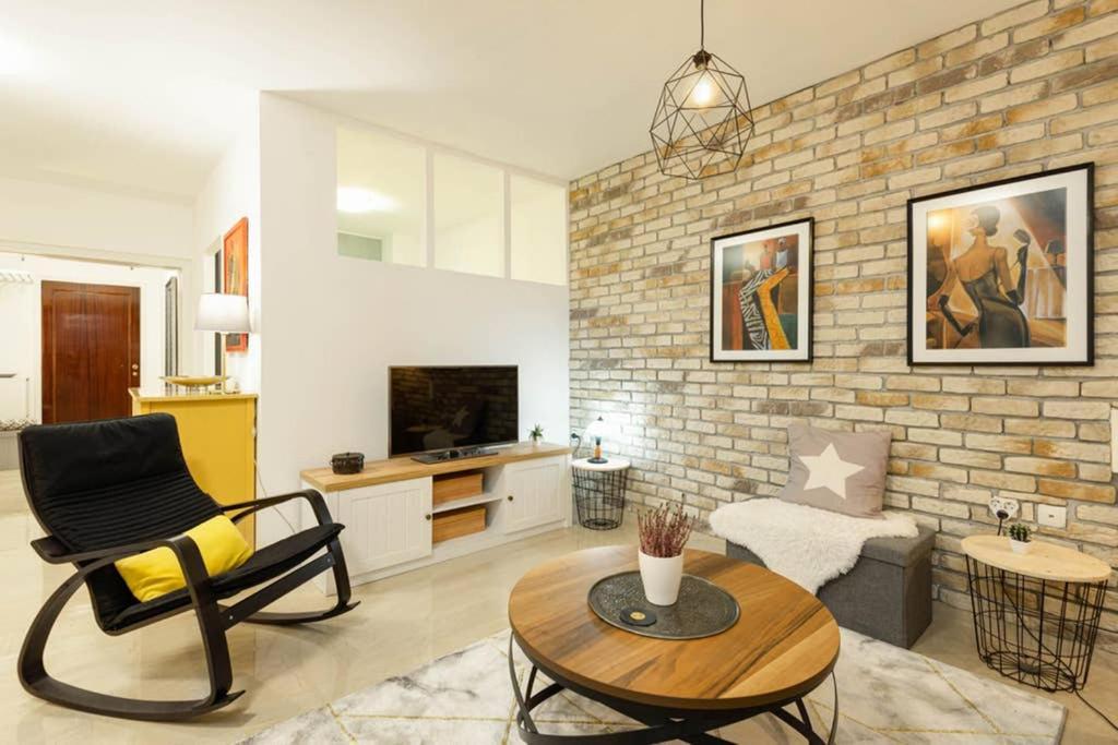Spacious Stylish Studio Up To 4ppl Close To Centre 1