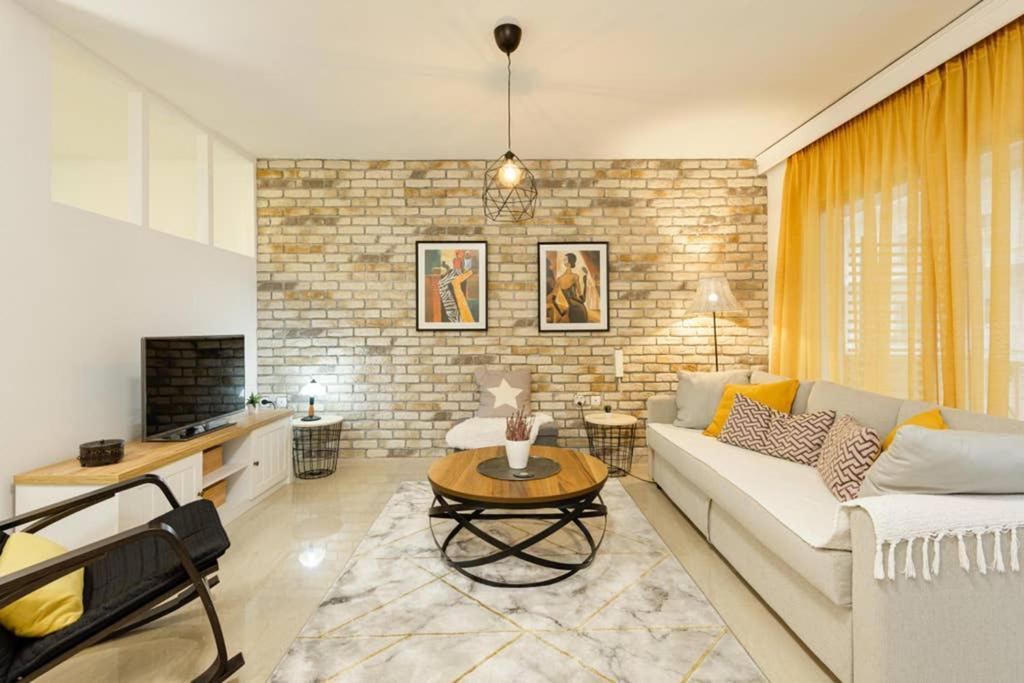 Spacious Stylish Studio Up To 4ppl Close To Centre 2