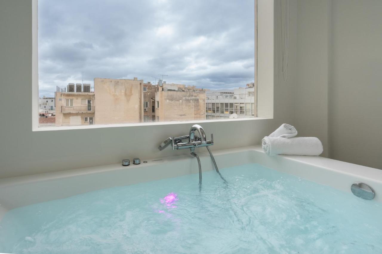 Dema's Luxury Suites (E8) (Adults Only)