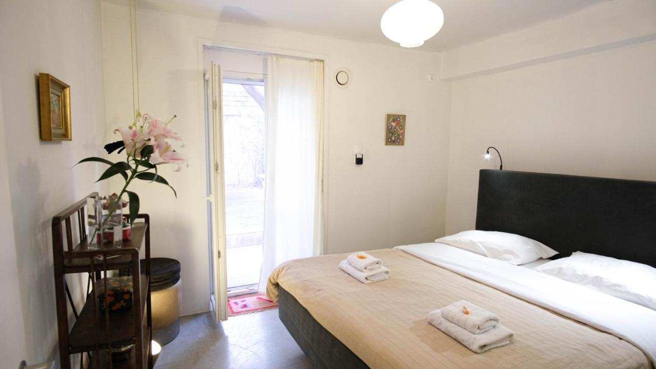 Quiet And Central Flat with Private Backyard Garden