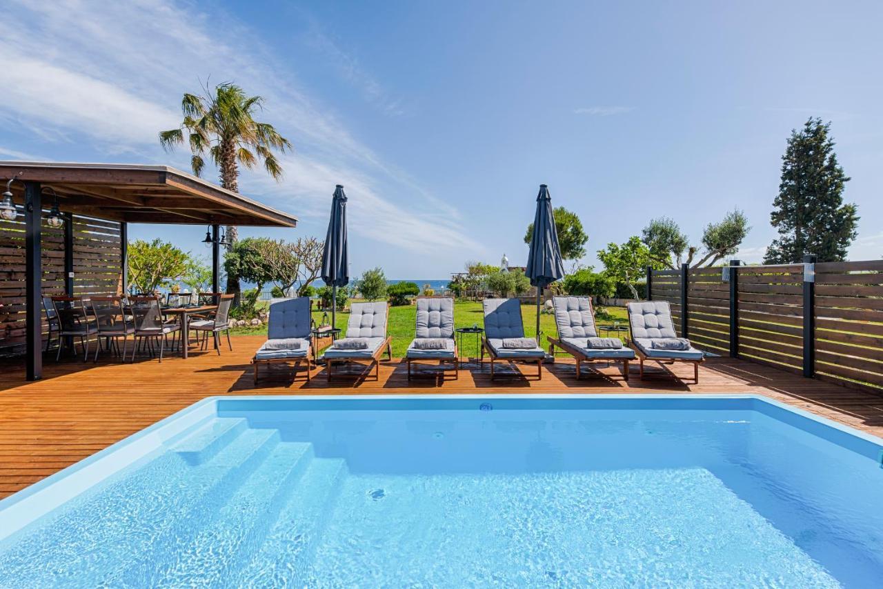 Nastazia Luxury Beach House 1