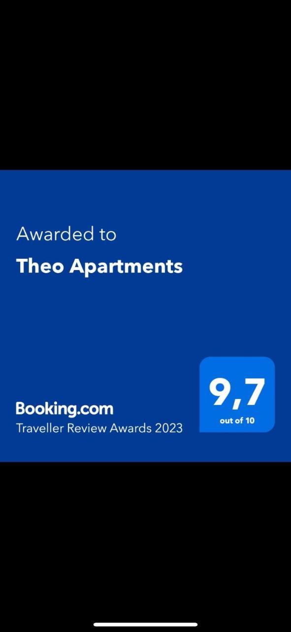 Theo Apartments