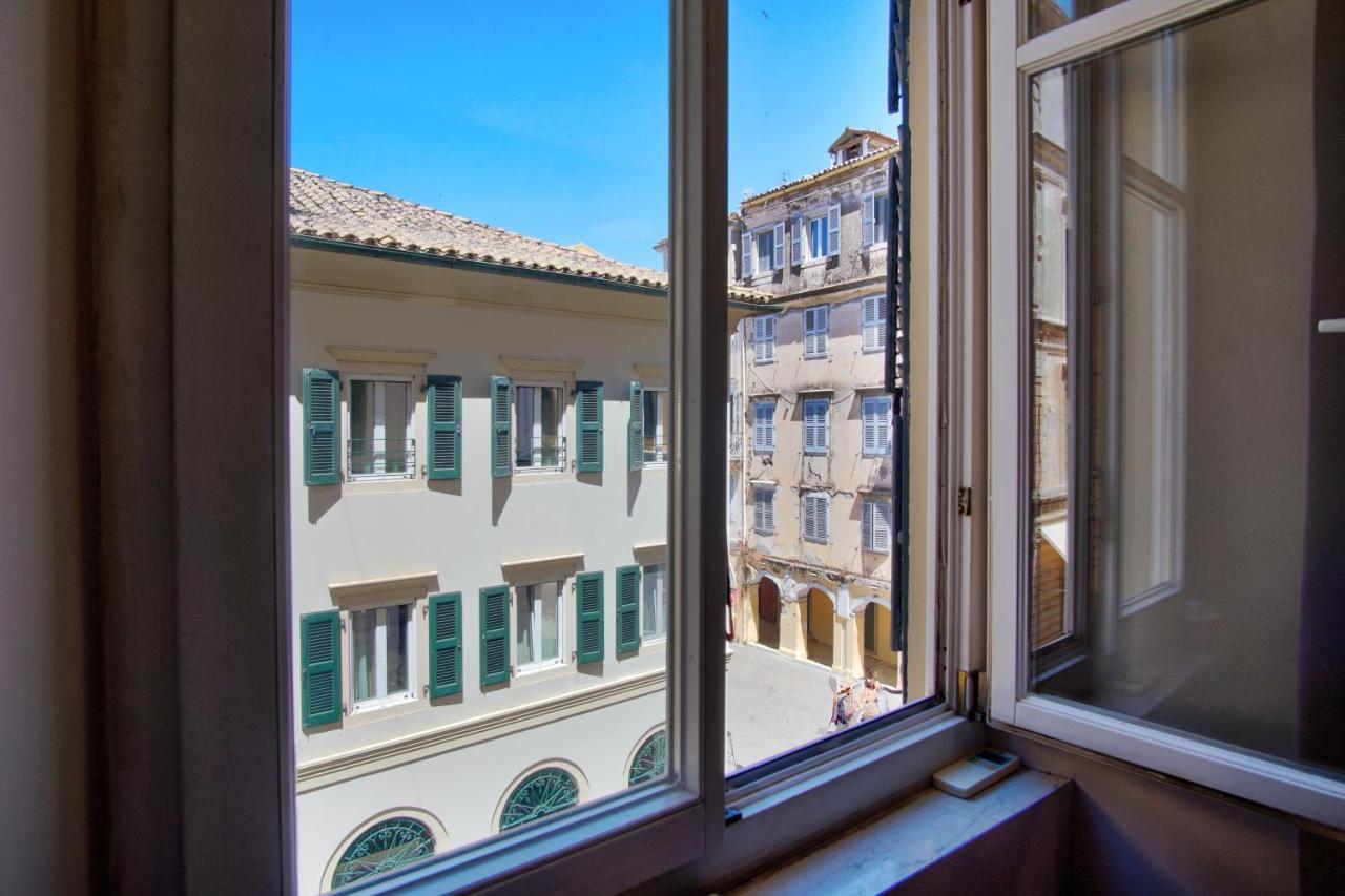 Liston Pied a Terre