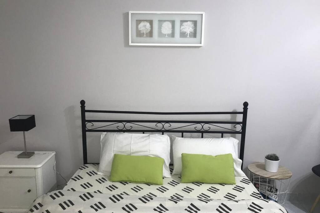 Istos Apartment 1 2