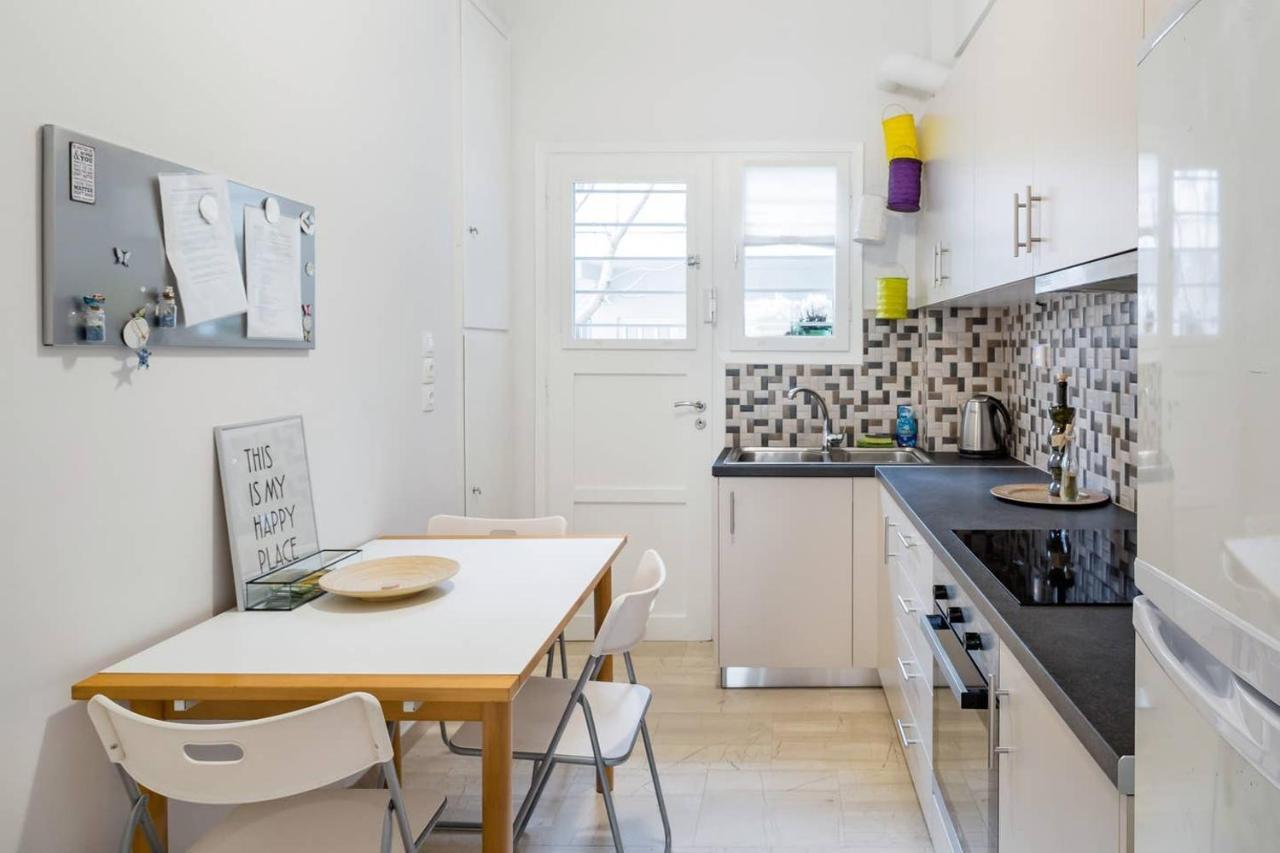 Koukaki Apartment with a Sunny Balcony, Near the Acropolis