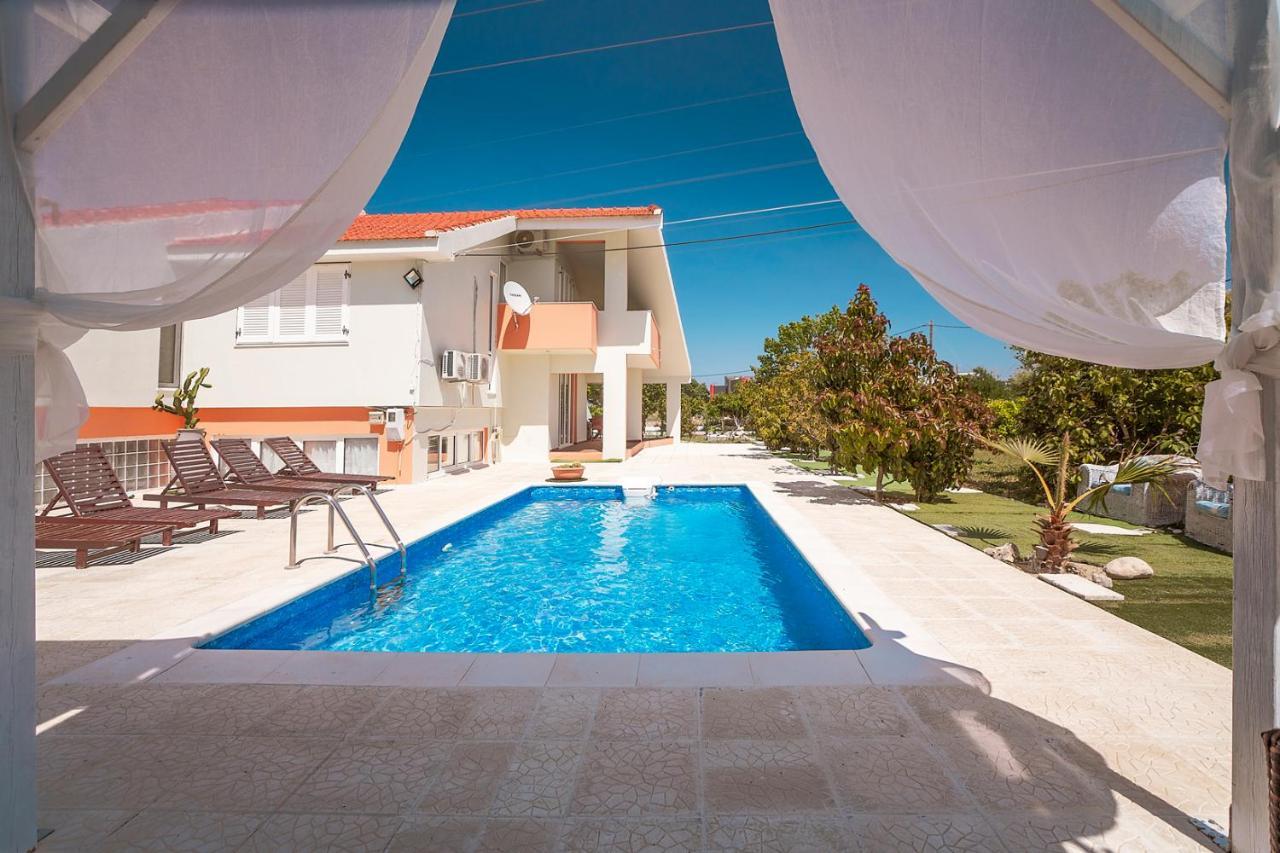 Artzy Villa 2