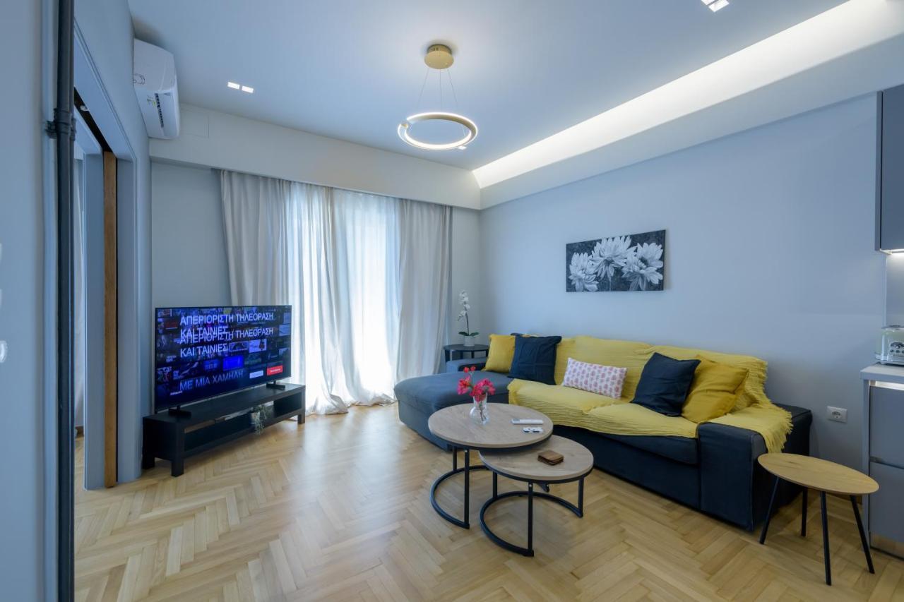 Lush 2bed Apt at the Acropolis!
