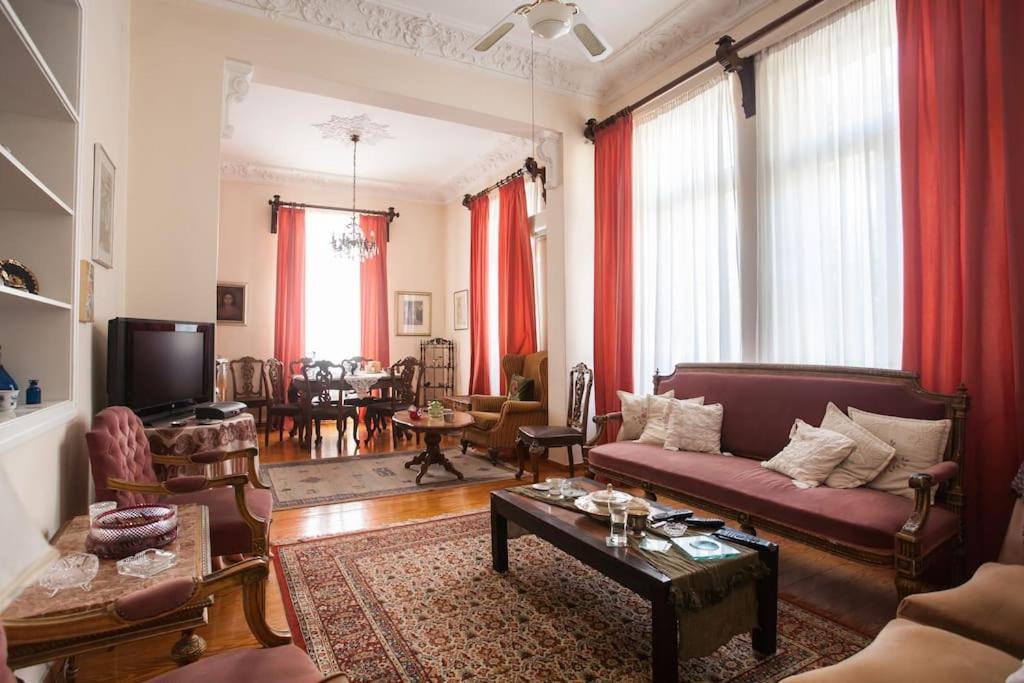Acropolis Traditional House