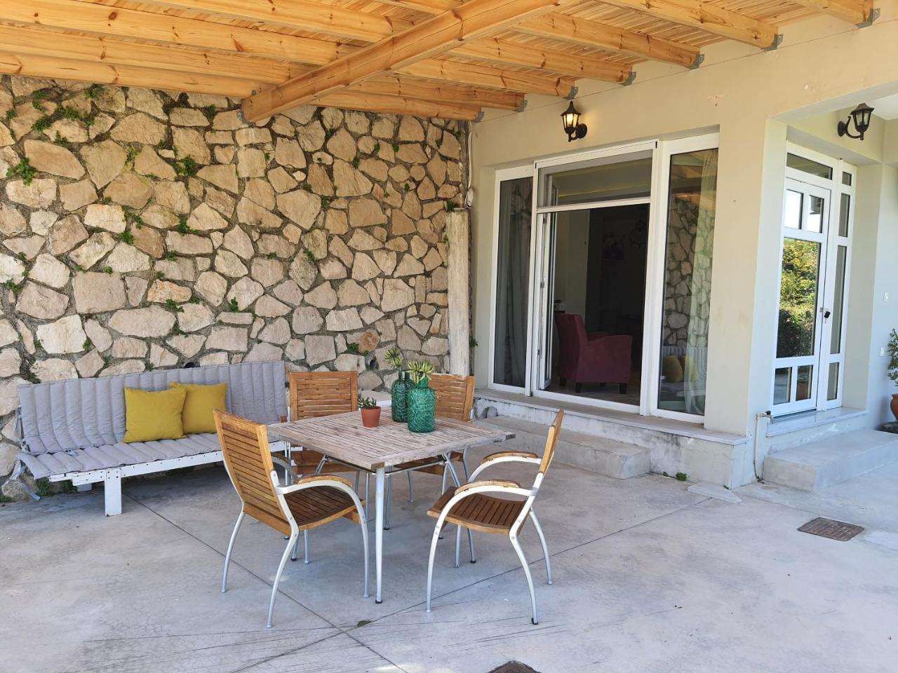 Kladis Home