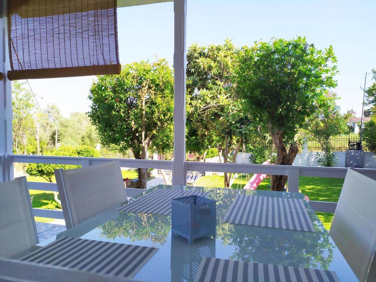 Deminik Summer House