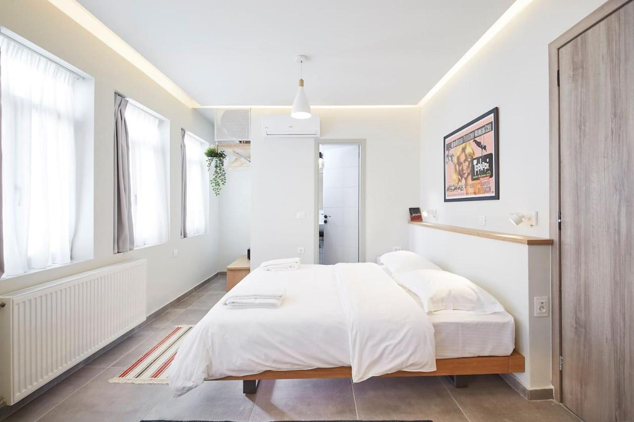 Stay in a Hip Decorated Studio Near Acropolis!