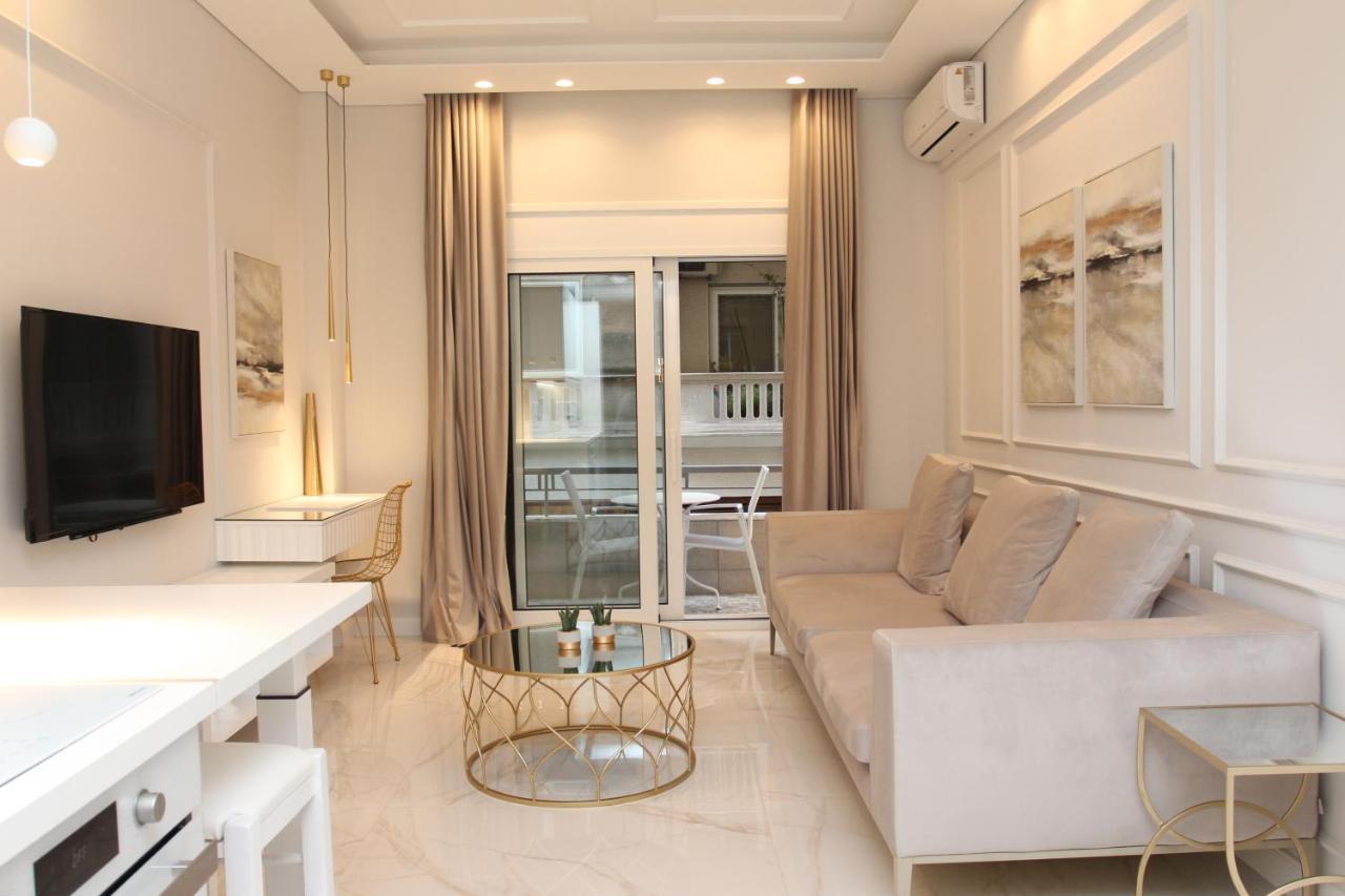 Adri & Marg Luxury Living