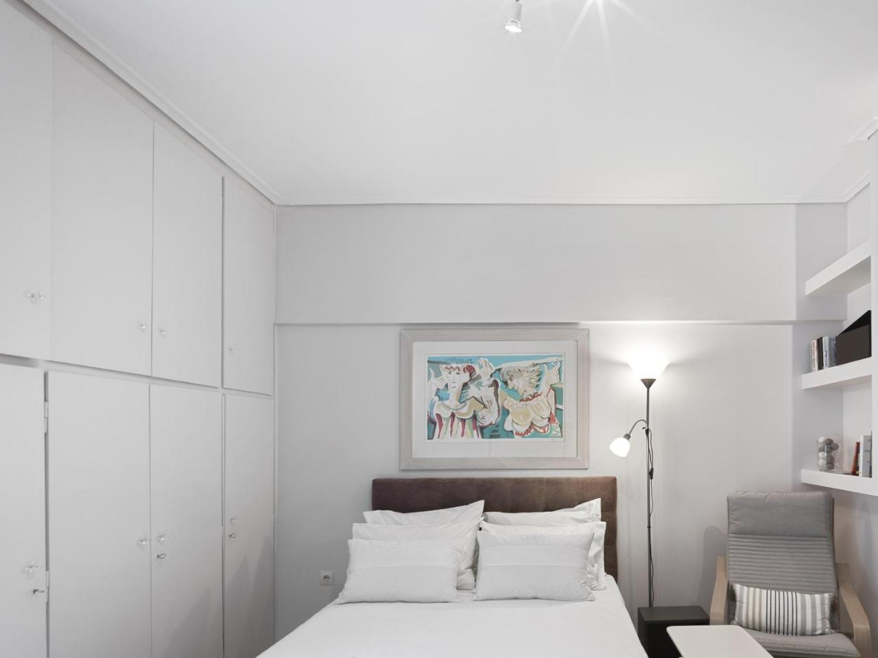 Modern Studio Opposite the Areios Pagos Court.