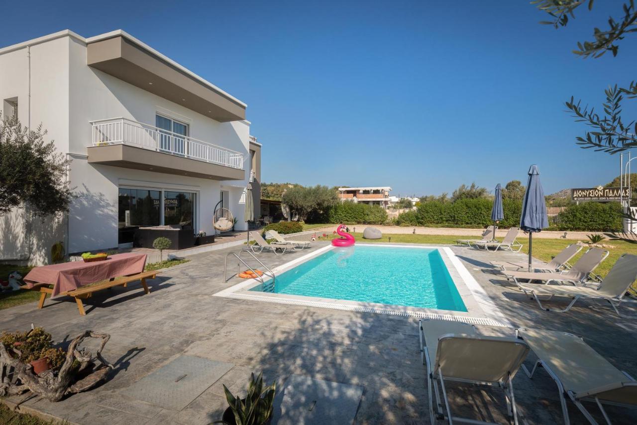 Mika Villa 1