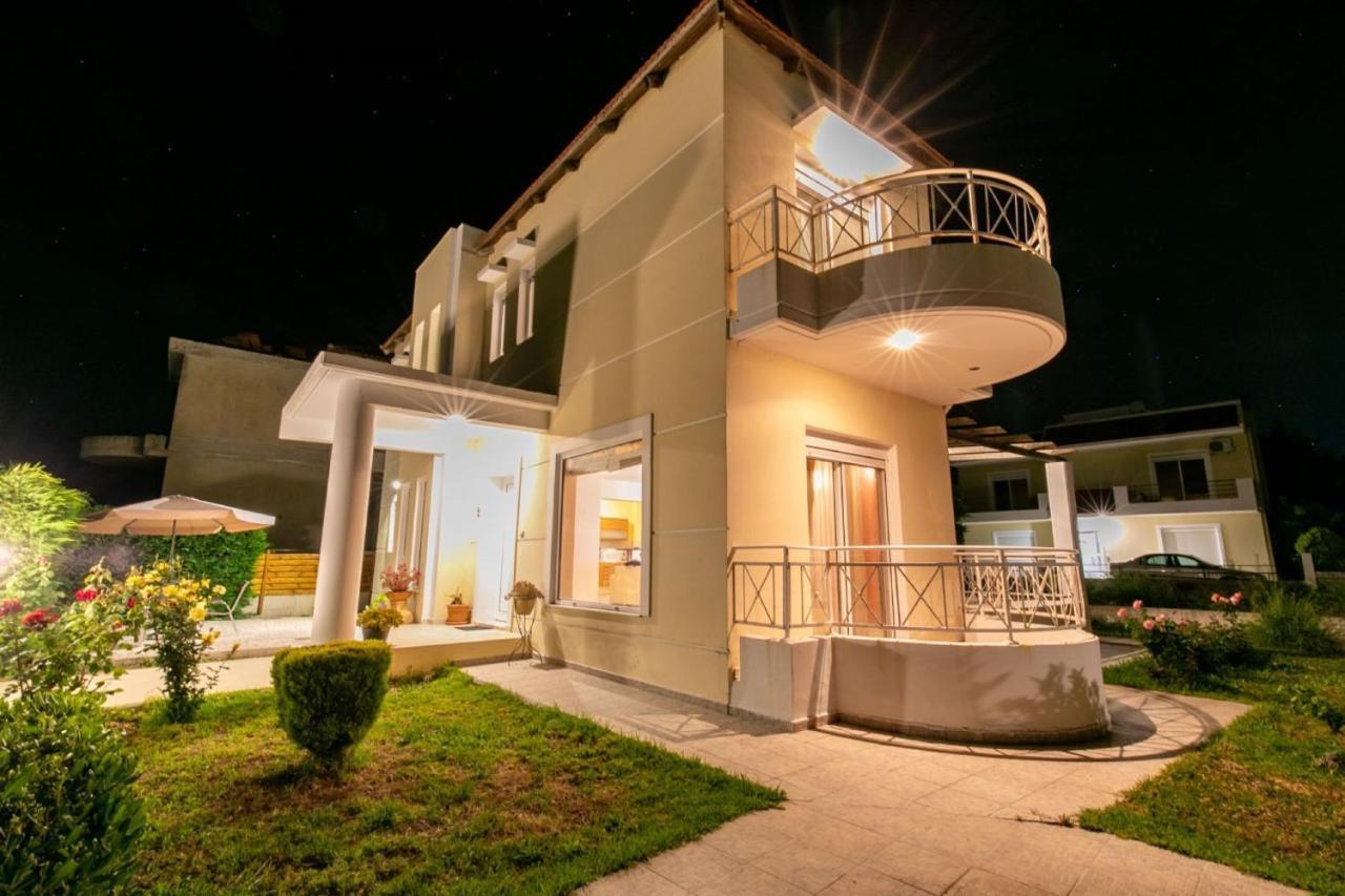 Rose Garden House 1