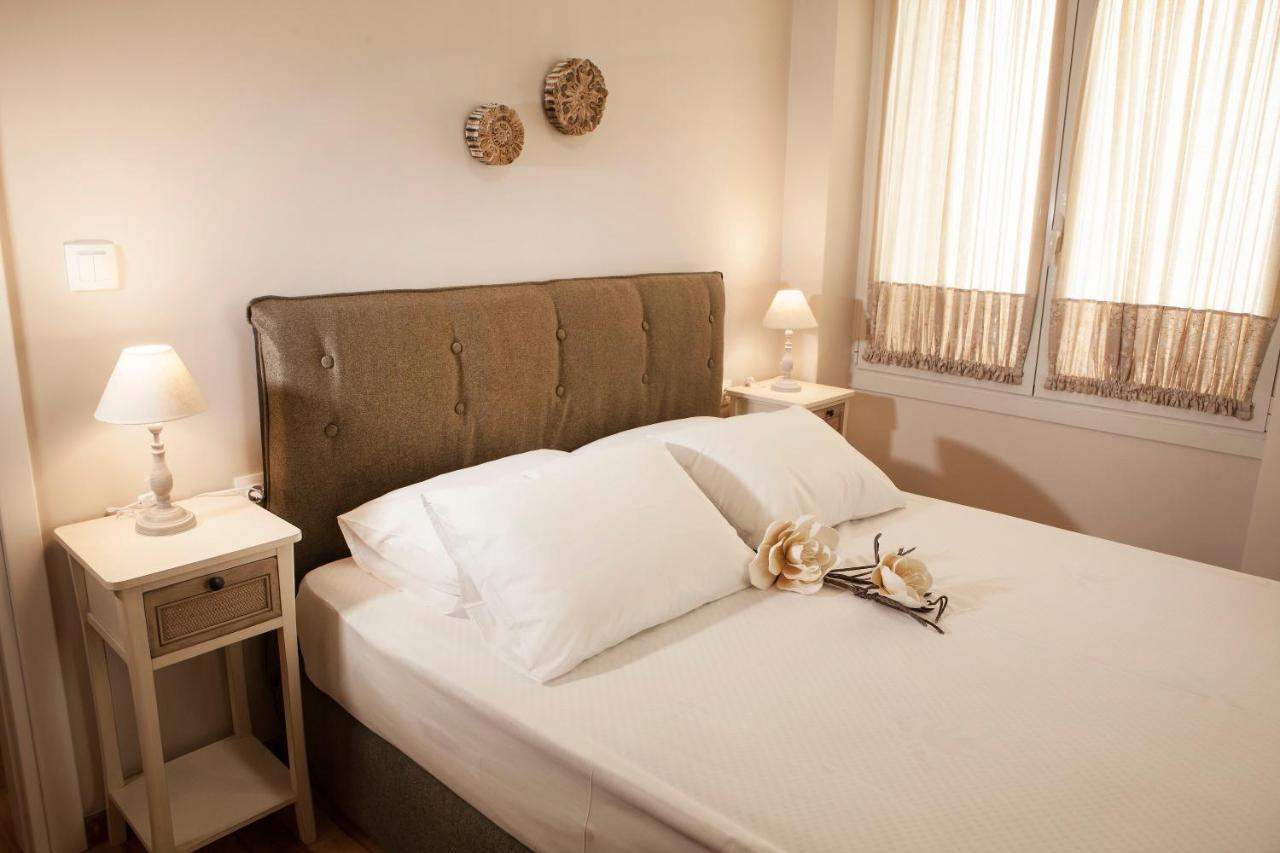 2-Spaces Comfy Bentzi Apartment 7 with Balcony in Pagrati