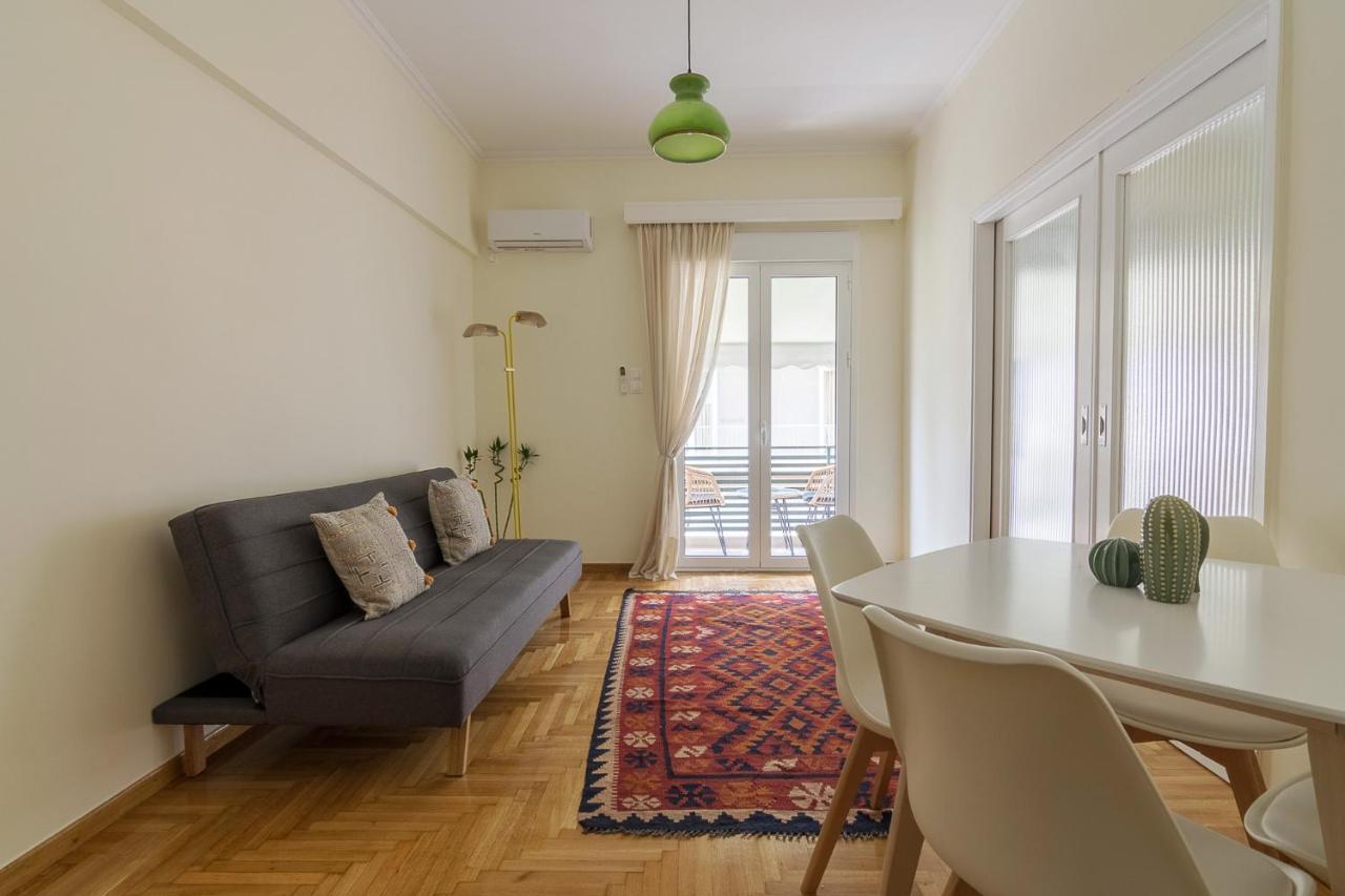 Bright And Spacious 2-Bedrooms Apartment in Athens