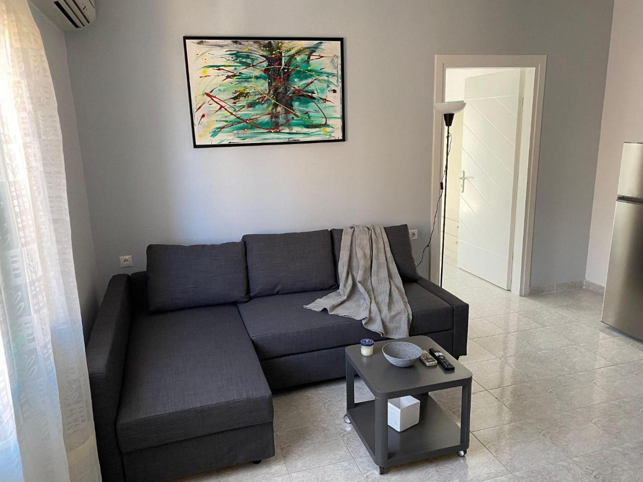 Paraskevi's Apt - City Center W/ Lovely Park View 2