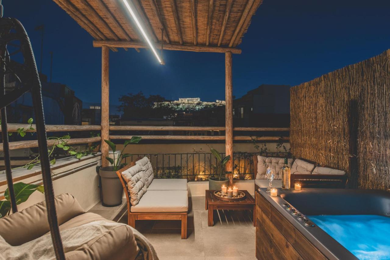 Luxury Apartment with Acropolis View Terrace And Jacuzzi - Living Stone Moonstone