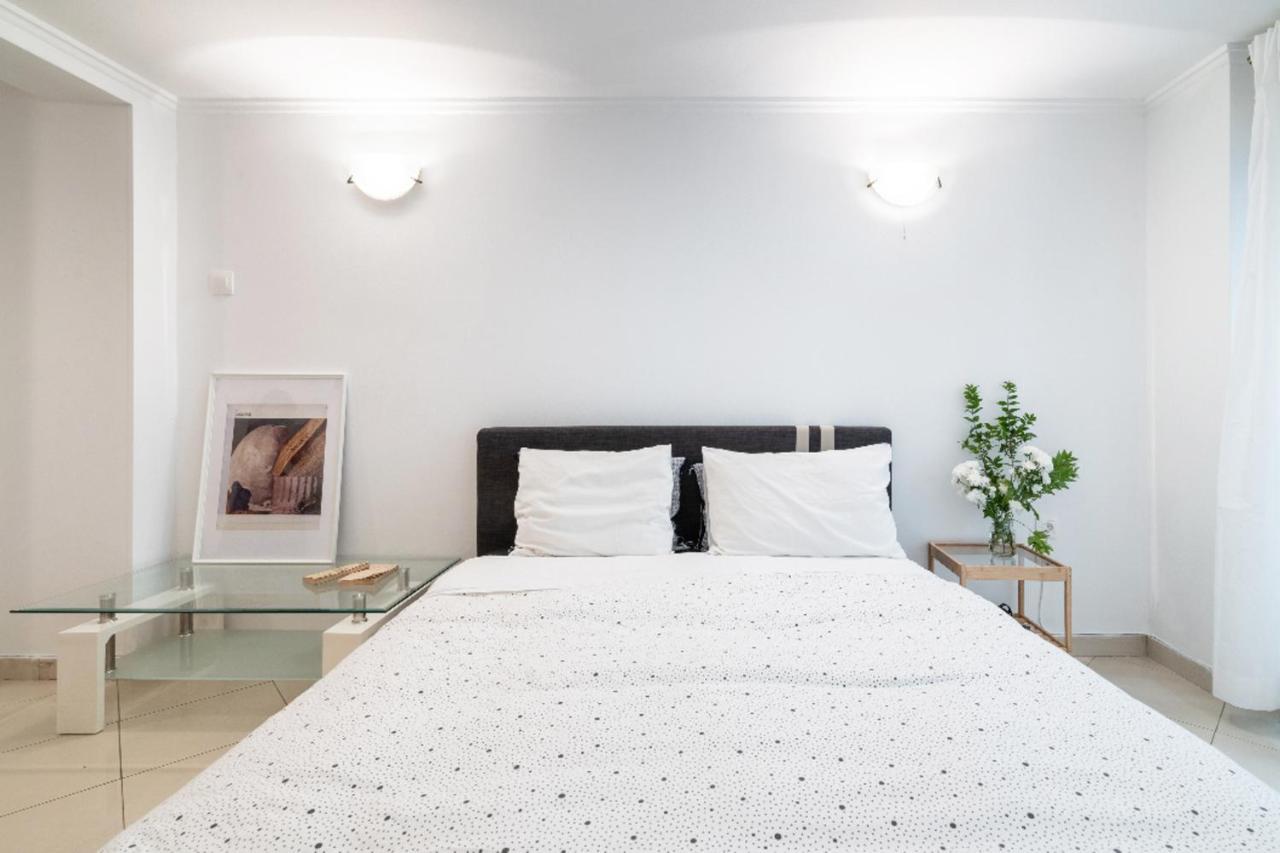 Studio in the City Center, Syntagma