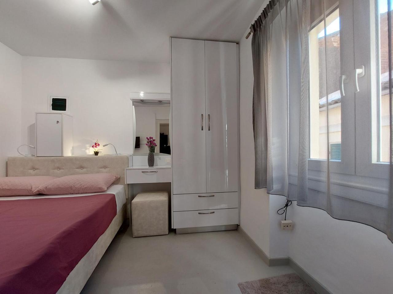 Akis Luxury Flat