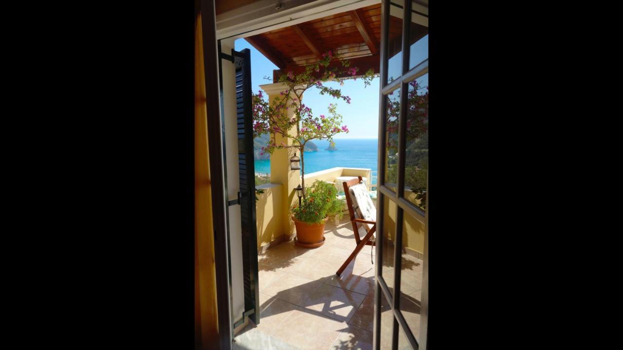 Natalia Loft Apartment C with Panoramic Sea Views of Agios Gordios Bay