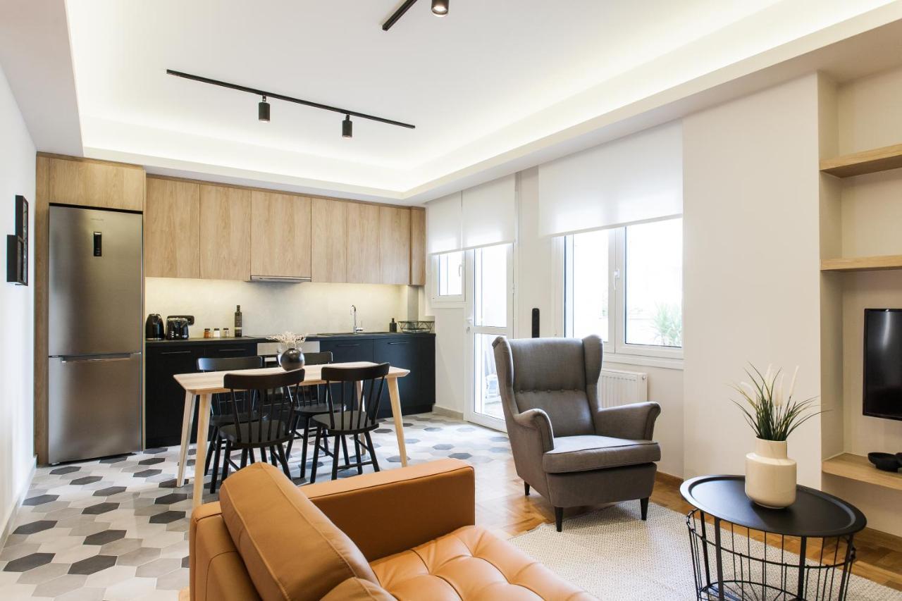Modern Minimalist 3bd Apartment in Hilton District by Upstreet