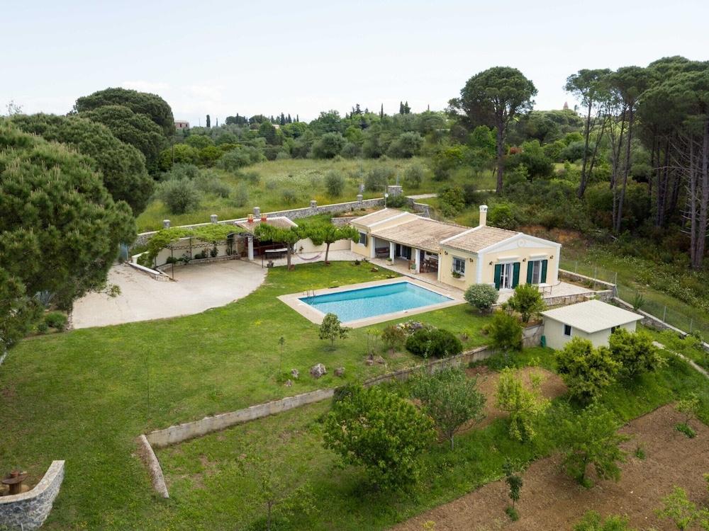 Pine Forest House by Corfuescapes