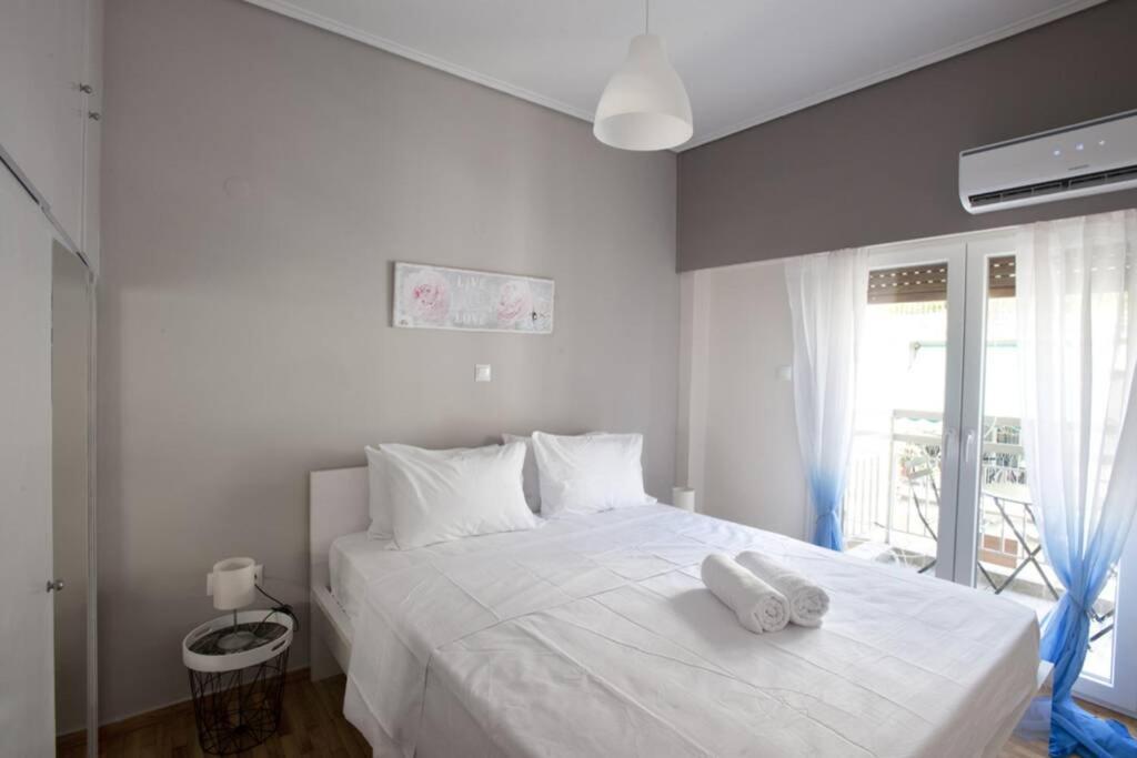 Zan Moreas, a Simple & Minimal Apartment