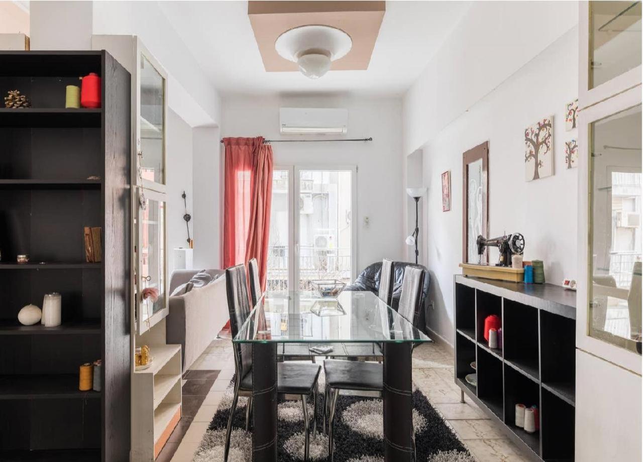 2bd- Perfect Location with Square View 1