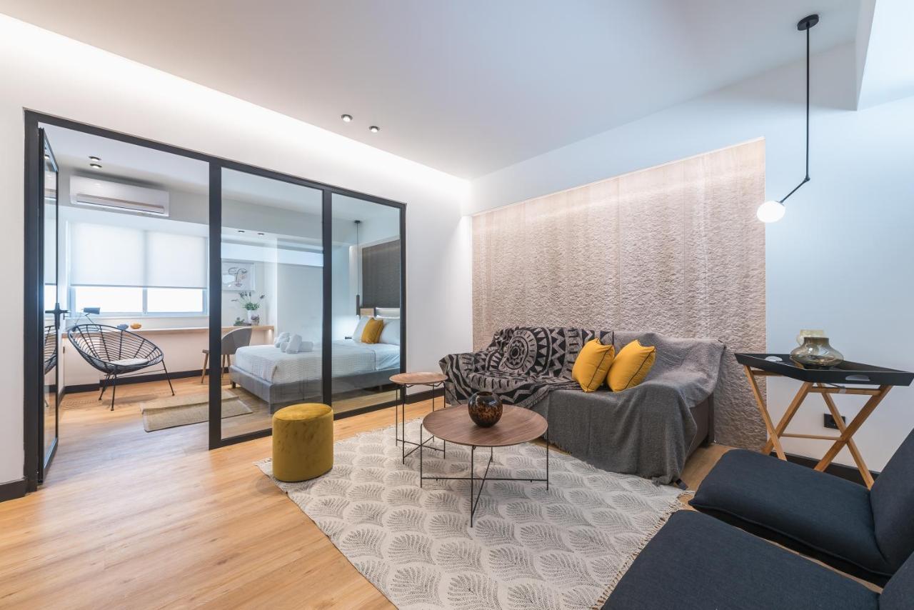 Brand New Ermou Veni Apartment