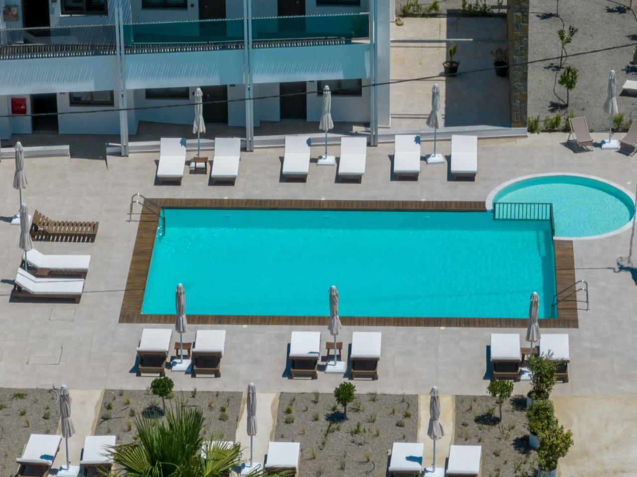 Kellys Luxury Apartments 1