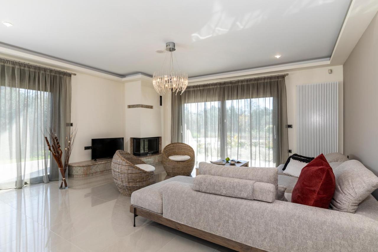La Luna Villa 2