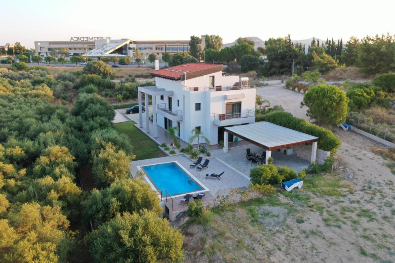 La Luna Villa 1