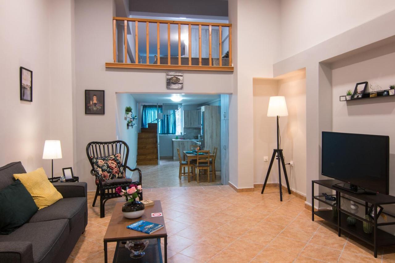 Loft Renovated Flat 5' From the Old Town Corfu