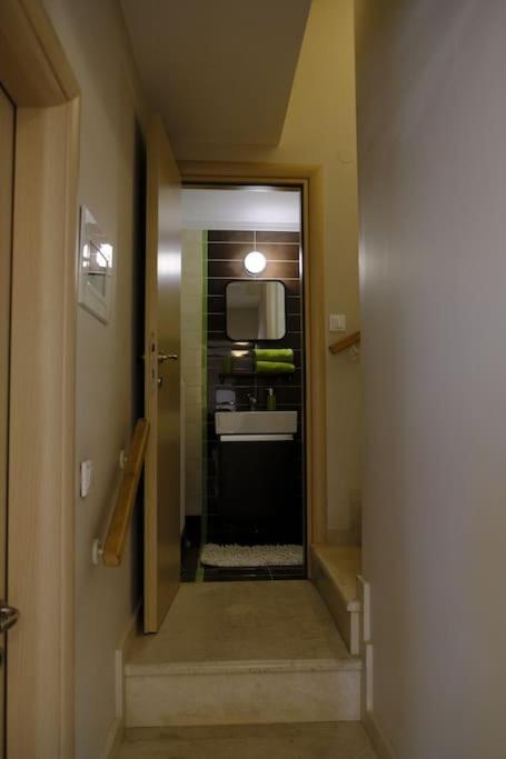 Apartment with Garden in Thessaloniki. 1