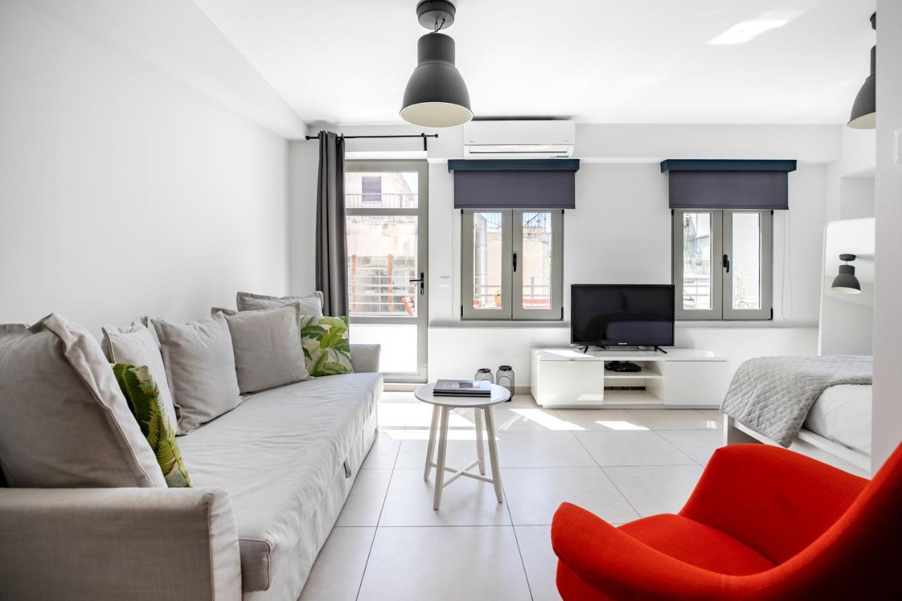 Supreme C2 Apartment in Syntagma (Adults Only)