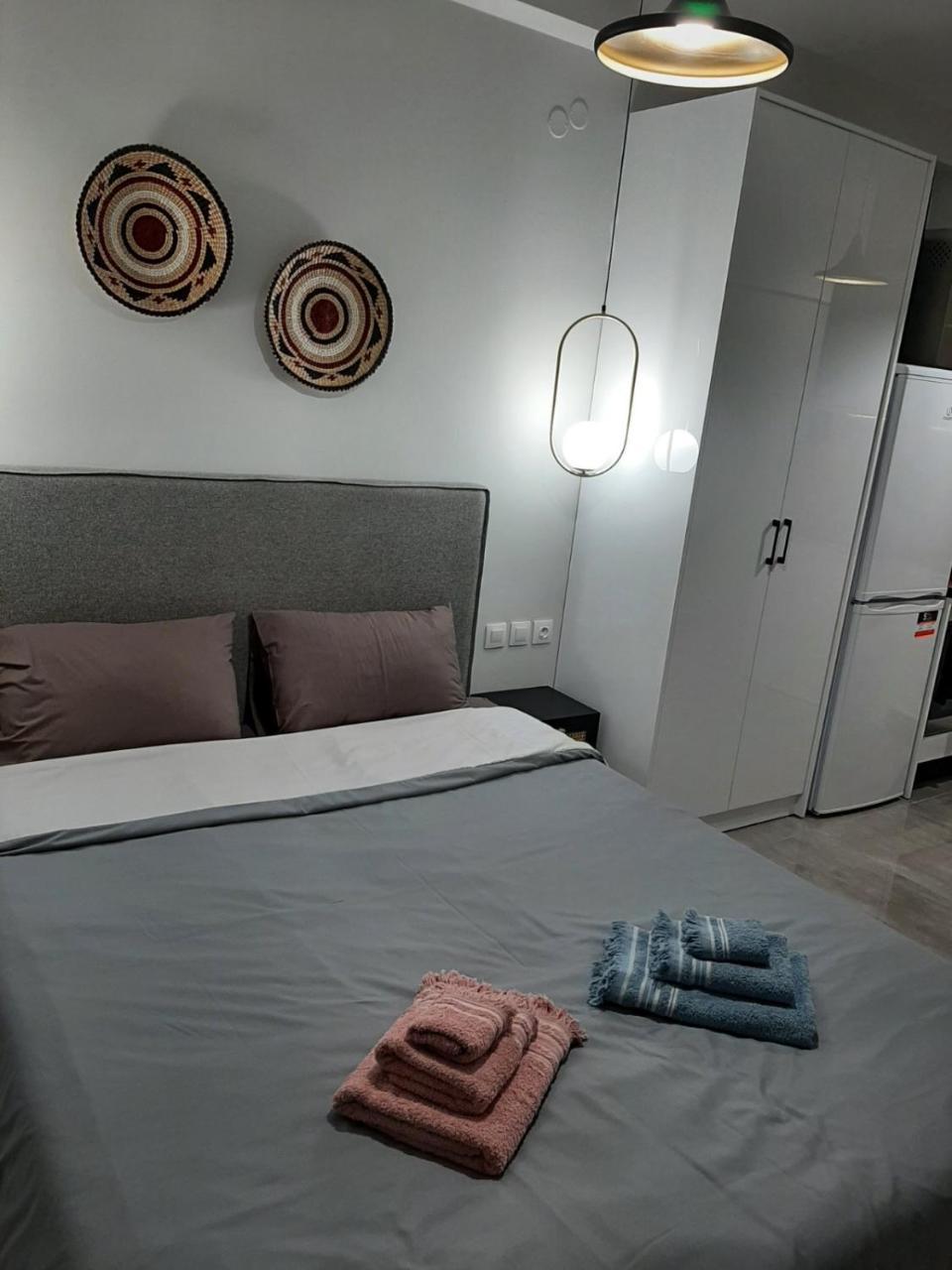 Vali_Skg Studio 2