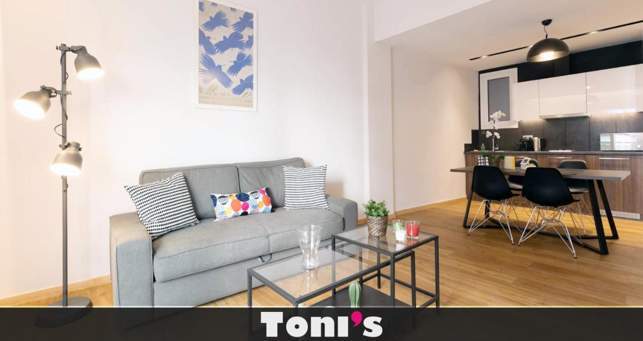 Toni's Cute 2bd Apartment in Koukaki! (Adults Only)