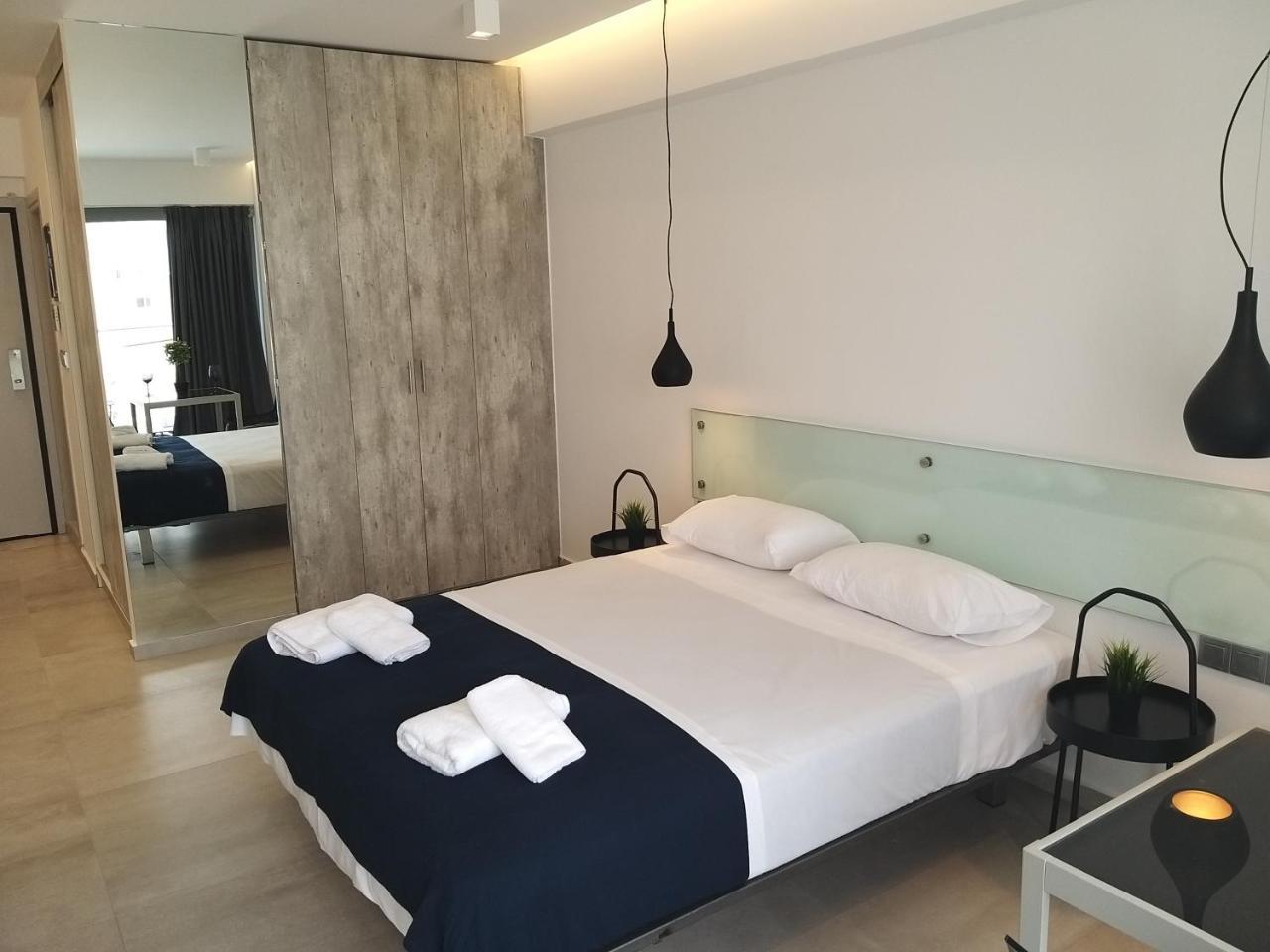 Amazing Apartments @ Aiolou Str.