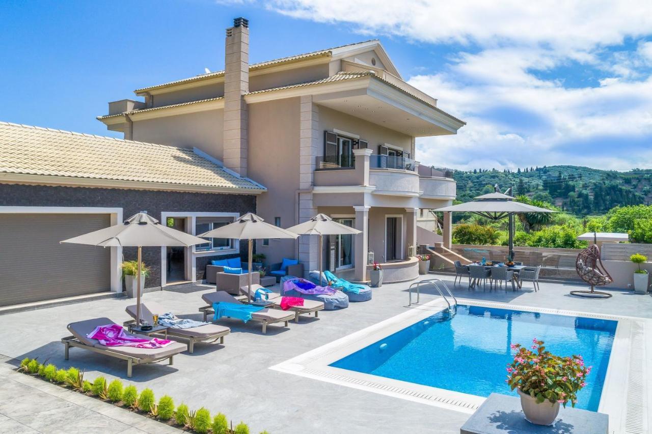 Luxury Villa Matzourana by Posarellivillas