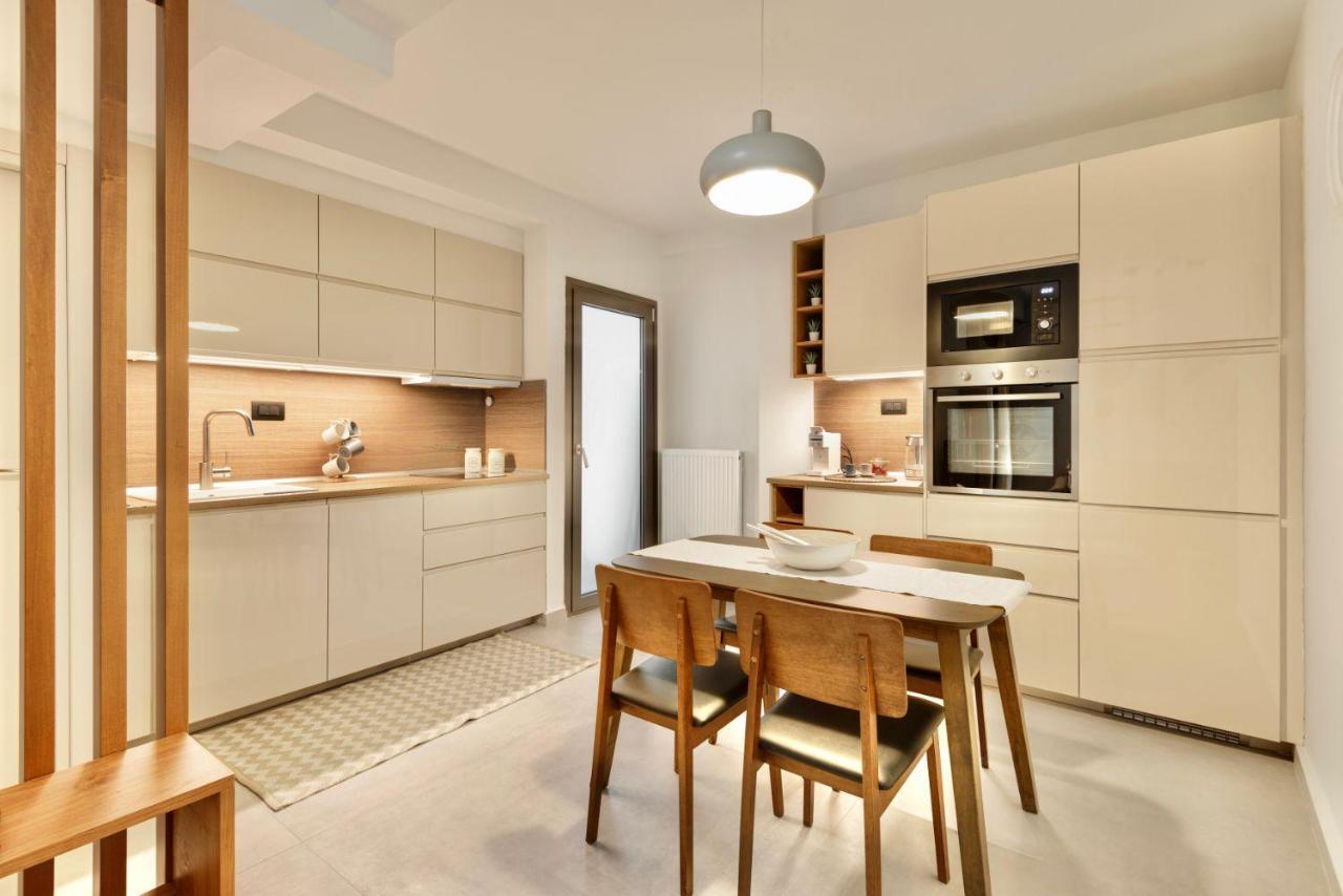#Heart And Soul Apts by Halu! Apartments 1