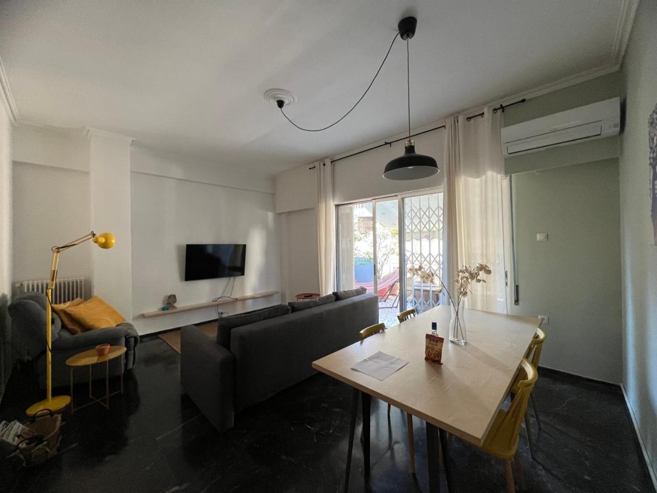 Saffron Apartment in Central Athens